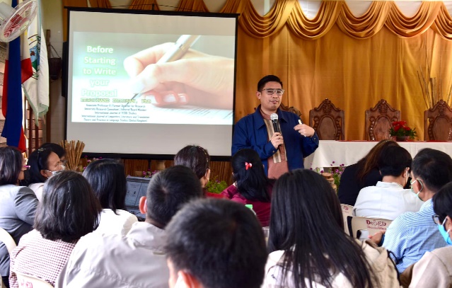 SDO Batanes resharpens school leaders on writing research proposals years after stagnation, levels up to working smart